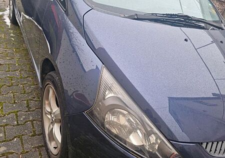 Mitsubishi Grandis 2.4 Intense 7-Sitzer Intense