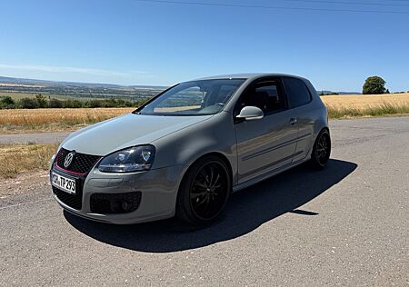 VW Golf Volkswagen 1.6 R32 Umbau neu lackiert und umgebaut