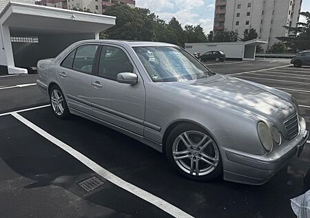 Mercedes-Benz E 240 CLASSIC Classic