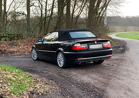 BMW 330Ci -Cabrio schwarz/schwarz