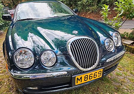 Jaguar S-Type V8 -