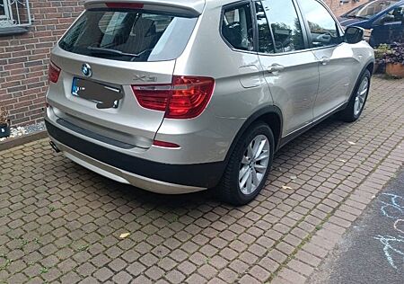 BMW X3 xDrive28i - AHK - Automatik - Leder