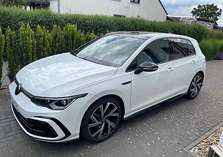 VW Golf Volkswagen 1.5 eTSI DSG, R-Line, Harman Kardon, Panor.
