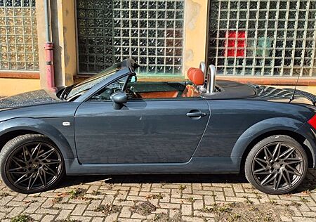Audi TT Roadster 1.8T 110KW - Mokassin