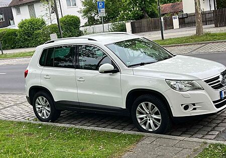 VW Tiguan Volkswagen 2.0 TSI Automatik 4MOTION Track & Fie...