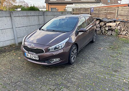 Kia Cee'd Sportswagon cee'd SW Platinum Edition (vieles NEU)