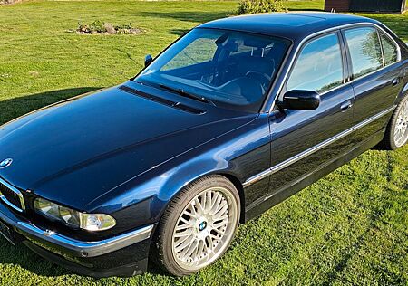 BMW 750i E38 Facelift Xenon V12 mit Büffelleder