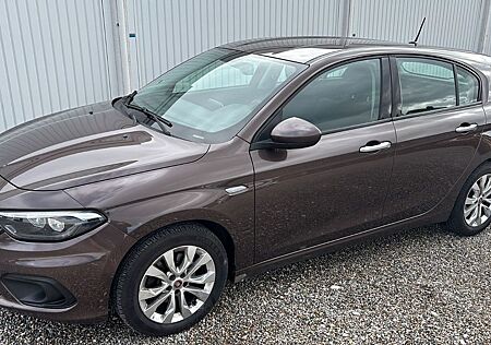 Fiat Tipo Tippo Automatik Navi AHK Scheckheft 1Hand TÜVneu