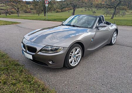BMW Z4 2.2i - Mit Alu-Ventildeckel