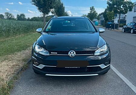 VW Golf Volkswagen 2.0 TDI 135kW DSG 4MOTION BMT Alltrack