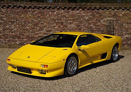 Lamborghini Diablo 23.397 km Giallo Fly, European car, Full