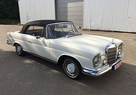 Mercedes-Benz 250 SE Automatic