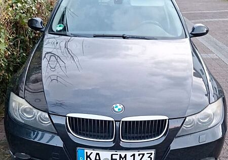 BMW 318i -