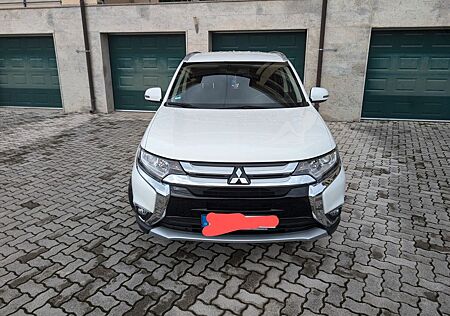 Mitsubishi Outlander 2.0 MIVEC Edition 100 ClearTec 2WD..