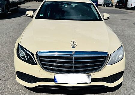 Mercedes-Benz E 200 d T Autom. NAVI, LED