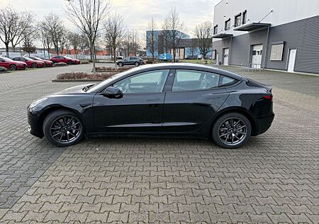 Tesla Model 3 Standard-Reichweite Plus - Hinterrad...