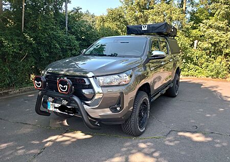 Toyota Hilux 2.8 Overlander, Camper, Diffsperre uvm