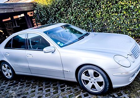 Mercedes-Benz E 200 KOMPRESSOR ELEGANCE