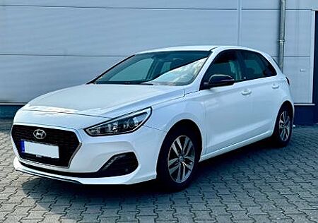 Hyundai i30 T-GDI YES!+140-PS+NAVI+KAMERA+LHZ+SHZ+AHK