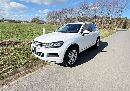 VW Touareg Volkswagen 3.0 V6 TDI Tiptr Exclusive BMot Tech...