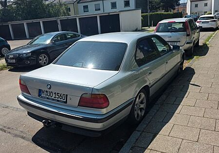 BMW 728i Auto