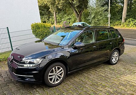 VW Golf Volkswagen VII 1,6 TDI Variant Comfortline