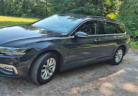 VW Passat Variant Volkswagen 2.0 TDI SCR DSG Business Vari...