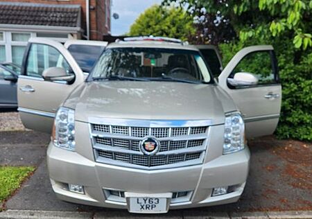Cadillac Escalade 6.2 V8 ESV Platinum Auto