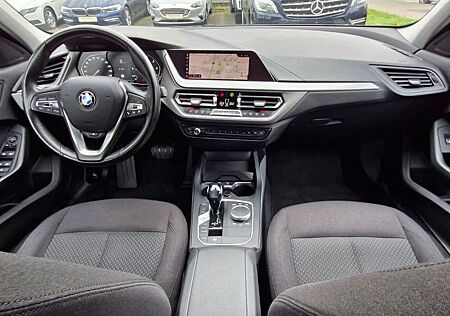 BMW 118 i Advantage/Navi/LED/PDC/Sitz/Tempo/Carplay