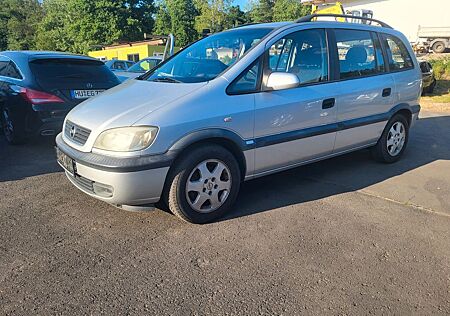 Opel Zafira 1.8 16V Elegance