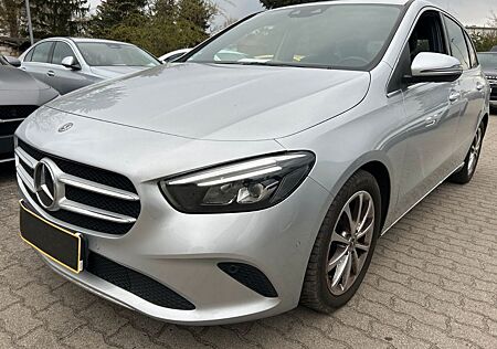 Mercedes-Benz B 180 DCT -