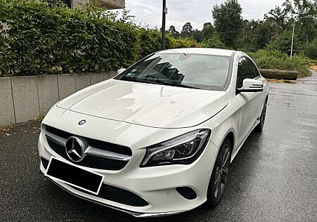 Mercedes-Benz CLA 180 SCORE!