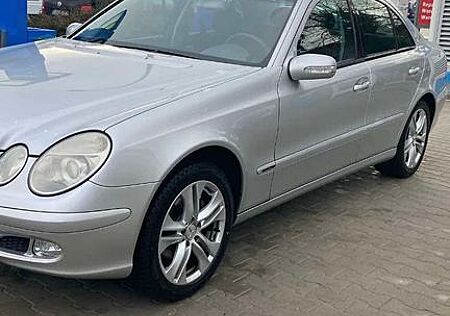 Mercedes-Benz E 240 CLASSIC Classic