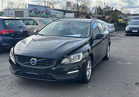 Volvo V60 Kombi Kinetic,8-FACH BEREIFT,INSPEKTION NEU