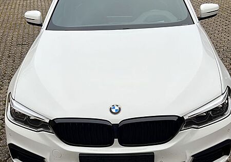 BMW 530d xDrive Touring A -M Sport Pano/ACC/Scheckhf