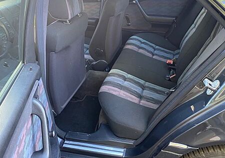 Mercedes-Benz C 180 SPORT Sport Automatik