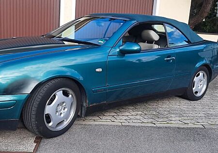 Mercedes-Benz CLK 220