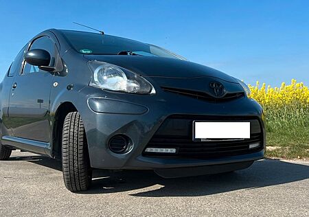 Toyota Aygo / Automatik/ TÜV neu/ Klimaanlage / GJR