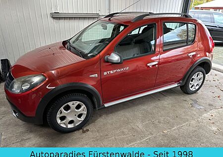 Dacia Sandero Laureate 1.6 Allwetter*Klima*Wenig Km