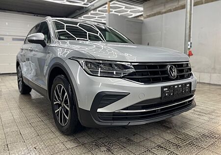 VW Tiguan Volkswagen Life 1.Hand Automatik ACC