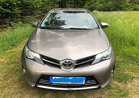 Toyota Auris Comfort 2,0-l-D-4D