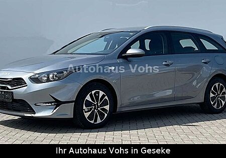 Kia Cee'd Sportswagon 1.5 DCT|LHZ|SHZ|Navi|R-Kamera!