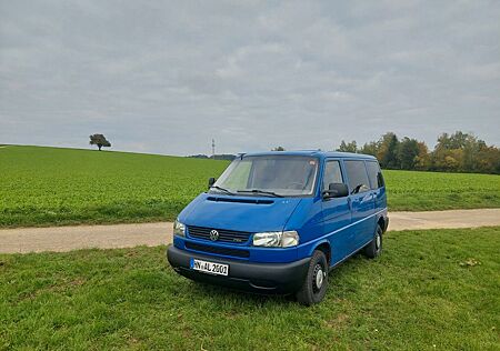 VW T4 Caravelle Volkswagen 2,5-l-Diesel TDI 75kW Standard