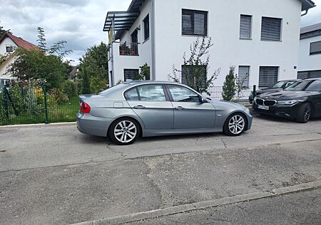 BMW 330i E90 // 258 PS