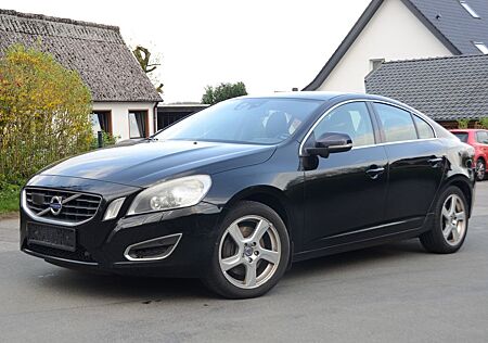 Volvo S60 2.4 D5 ACC ALU LEDER Guter Zustand