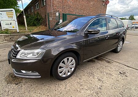 VW Passat Variant Volkswagen BlueMotion Aut.+PDC+Sitzheizung