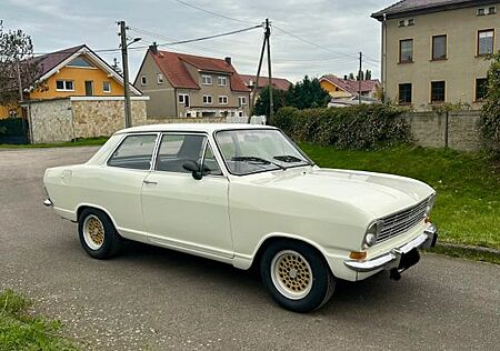 Opel Kadett Automatik H-Knz. Tüv Neu restauriert