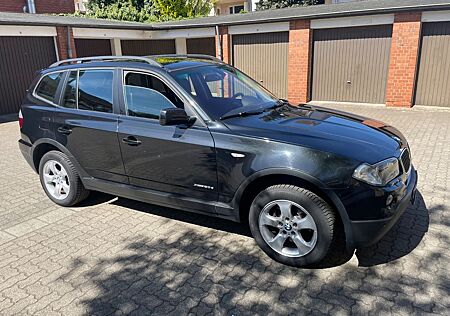 BMW X3 xDrive20d Panoramadach/Leder/Bi Xenon