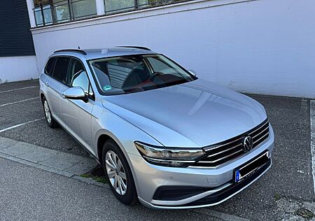 VW Passat Variant Volkswagen Passat TDI LED/ACC/DSG/NAVI/TÜV NEU 1.HAND