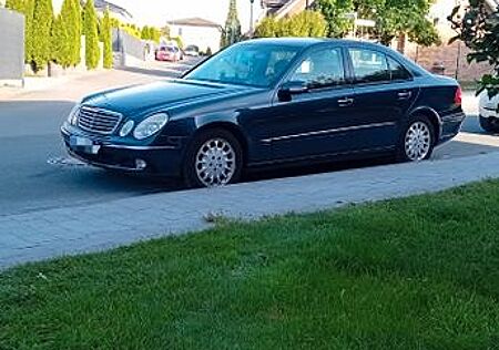 Mercedes-Benz E 240 4MATIC ELEGANCE Elegance